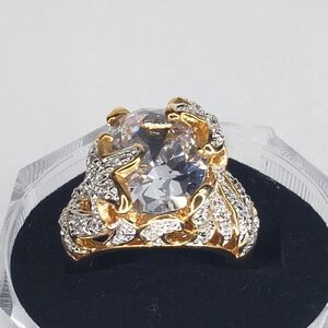 Elegant Gold and Silver Starfish Ring